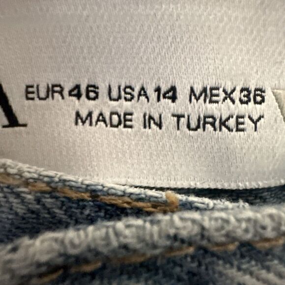 Zara Jeans Women's 14 High Waisted Light Wash Ripped Wide Leg - Picture 4 of 11